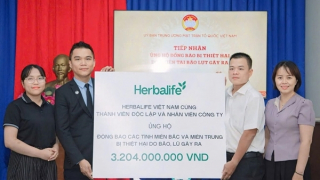 Herbalife Việt Nam ủng hộ đồng bào bị bão lụt hơn 3,2 tỷ đồng
