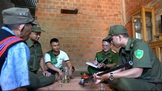 Hiệu quả từ công tác bám địa bàn, vận động người dân giao nộp vũ khí