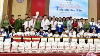 Hội Phụ nữ Cục Truyền thông CAND hỗ trợ học sinh Thái Nguyên