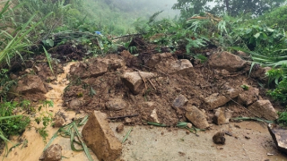 Nam sinh lớp 3 bị ngạt nước thương tâm trong mưa lũ