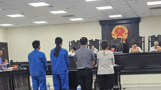 Hai cựu kiểm sát viên lãnh 12 năm tù vì “chạy án”