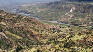 Châu Phi đang bị tách làm đôi tạo cơ hội hình thành một đại dương mới