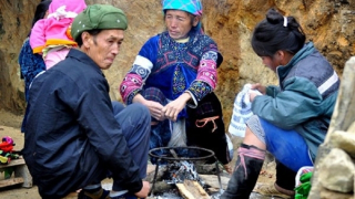 Vùng núi Bắc Bộ vẫn lạnh, miền Trung mưa to