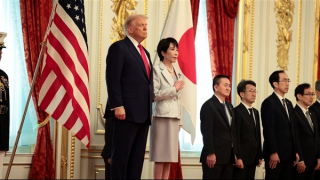 Thủ tướng Nhật Bản có "món quà đặc biệt" tặng Tổng thống Trump