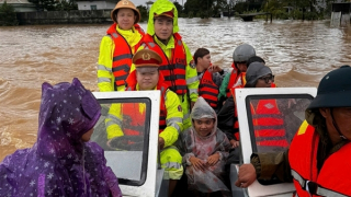 Đà Nẵng: Khẩn cấp đưa hàng trăm hộ dân ra khỏi vùng lũ