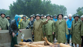 Phó Thủ tướng Trần Hồng Hà kiểm tra và chỉ đạo khắc phục sạt lở trên tuyến cao tốc La Sơn – Hòa Liên