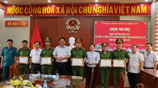 Giấu 2,2 lượng vàng trên mái nhà cũng bị trộm "xơi"