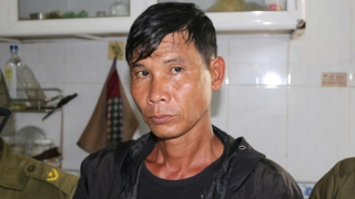 Cắt tôn vào nhà trộm tài sản, quay ra thì bị "tóm"