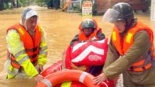 Công an TP Huế -  điểm tựa vững chắc giúp người dân vượt qua thiên tai