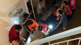 Lũ tại miền Trung vượt mốc lịch sử năm 1964, Công an băng rừng, vượt lũ cứu dân