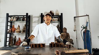 Người kể chuyện giữa nhiều thế giới