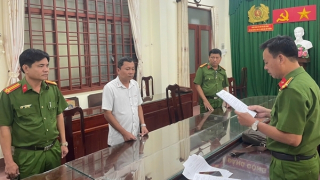 Giám đốc doanh nghiệp đưa thông tin gian dối, chiếm đoạt tiền của khách hàng