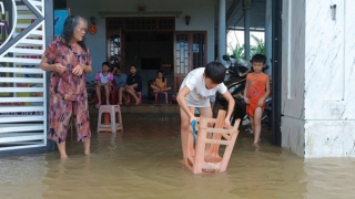 Thủ tướng yêu cầu khẩn cấp hỗ trợ miền Trung khắc phục hậu quả mưa lũ