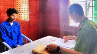 "Đạo chích" mang 6 tiền án ra đầu thú sau khi gây án