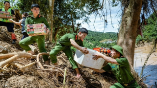 Bộ trưởng Lương Tam Quang có Công điện gửi Công an các đơn vị, địa phương về việc quyết tâm ứng phó, khắc phục hậu quả thiên tai