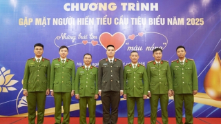 10 cán bộ, chiến sĩ Công an được tuyên dương tấm gương hiến tiểu cầu tiêu biểu