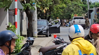 Mở cốp ôtô đậu ven đường, phát hiện thi thể cô gái đang phân hủy