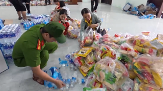 Hàng nghìn suất quà của người dân Đắk Lắk đến với bà con miền Trung