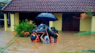 Thiệt hại do mưa lũ miền Trung tiếp tục tăng, đã có 40 người chết và mất tích
