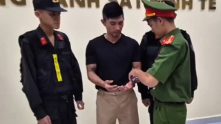 Cú trượt dài của Lương Bằng Quang