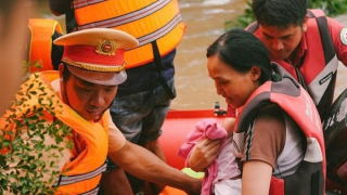 Tình người giữa lằn ranh sinh tử