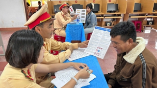Tổ chức đào tạo, sát hạch lái xe miễn phí cho hàng trăm người dân ở biên giới