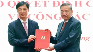 Bộ Chính trị điều động, phân công, chỉ định đồng chí Nguyễn Duy Ngọc giữ chức Bí thư Thành ủy Hà Nội