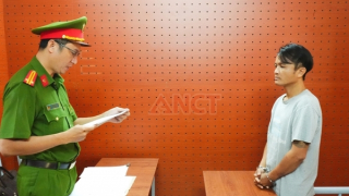 Khởi tố đối tượng chống đối không đo nồng độ cồn