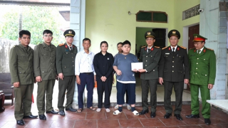 Hỗ trợ gia đình Tổ phó Tổ bảo vệ ANTT qua đời khi làm nhiệm vụ phòng chống bão, lũ