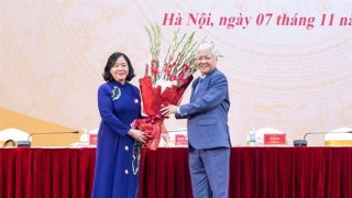 Đồng chí Bùi Thị Minh Hoài giữ chức Chủ tịch Ủy ban Trung ương Mặt trận Tổ quốc Việt Nam