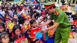 Giữ bình yên vùng phên giậu tổ quốc