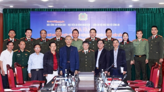 Chia sẻ kinh nghiệm tuyên truyền bảo vệ nền tảng tư tưởng của Đảng, đấu tranh phản bác quan điểm sai trái, thù địch