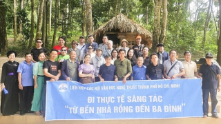 Từ bến Nhà Rồng đến Ba Đình