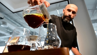 Ly cà phê giá 25 triệu đồng ở Dubai