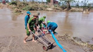 Công an Gia Lai có mặt tại mọi điểm “nóng” giúp dân khắc phục hậu quả cơn bão