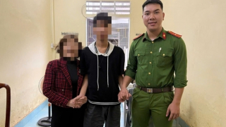 “Bắt cóc online” rồi buộc nam thanh niên khỏa thân quay clip để tống tiền