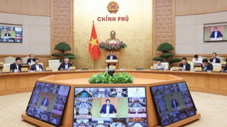 Thủ tướng chủ trì phiên họp Chính phủ tháng 10/2025 trực tuyến với các địa phương