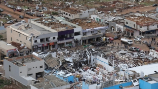Thị trấn ở Brazil tan hoang vì lốc xoáy, hàng trăm người bị thương