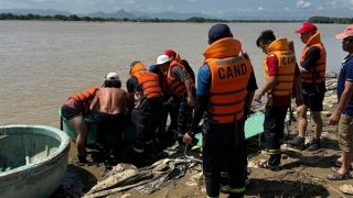 Tìm thấy thi thể nam thanh niên nhảy từ cầu An Đông xuống sông Dinh