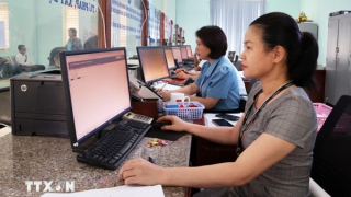 Kết luận của Bộ Chính trị về tuyển dụng, bố trí, sử dụng, đãi ngộ cán bộ