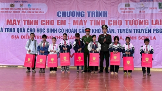 Món quà ý nghĩa được chuyển trao tới học sinh vùng cao Sơn La