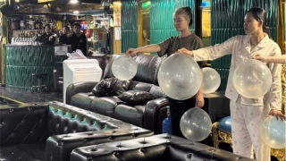 “Chữa bệnh” bằng… khí cười!?