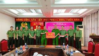 Công an tỉnh Khánh Hòa hỗ trợ 200 triệu đồng góp phần khắc phục hậu quả bão lũ