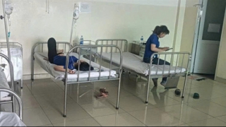 TP Hồ Chí Minh: 50 người nhập viện sau bữa ăn trưa ở công ty