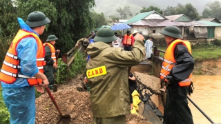 Công an các xã miền núi ở Huế bám địa bàn, chung sức khắc phục sạt lở đất