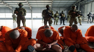 Ecuador chuyển 300 tù nhân nguy hiểm đến nhà tù an ninh tối đa sau cuộc bạo loạn