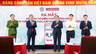 Agribank đồng hành cùng TP Hà Nội trong chuyển đổi số, tài trợ Kiosk thông minh - bước tiến mới trong cải cách
