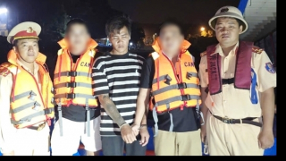 Bắt đối tượng truy nã lẩn trốn trên sà lan