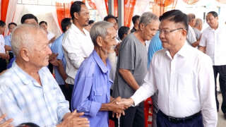 Phó Thủ tướng Lê Thành Long dự Ngày hội Đại đoàn kết toàn dân tộc tại An Giang