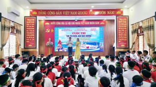 Tình yêu biển đảo thể hiện qua cuộc thi vẽ tranh và trắc nghiệm trực tiếp